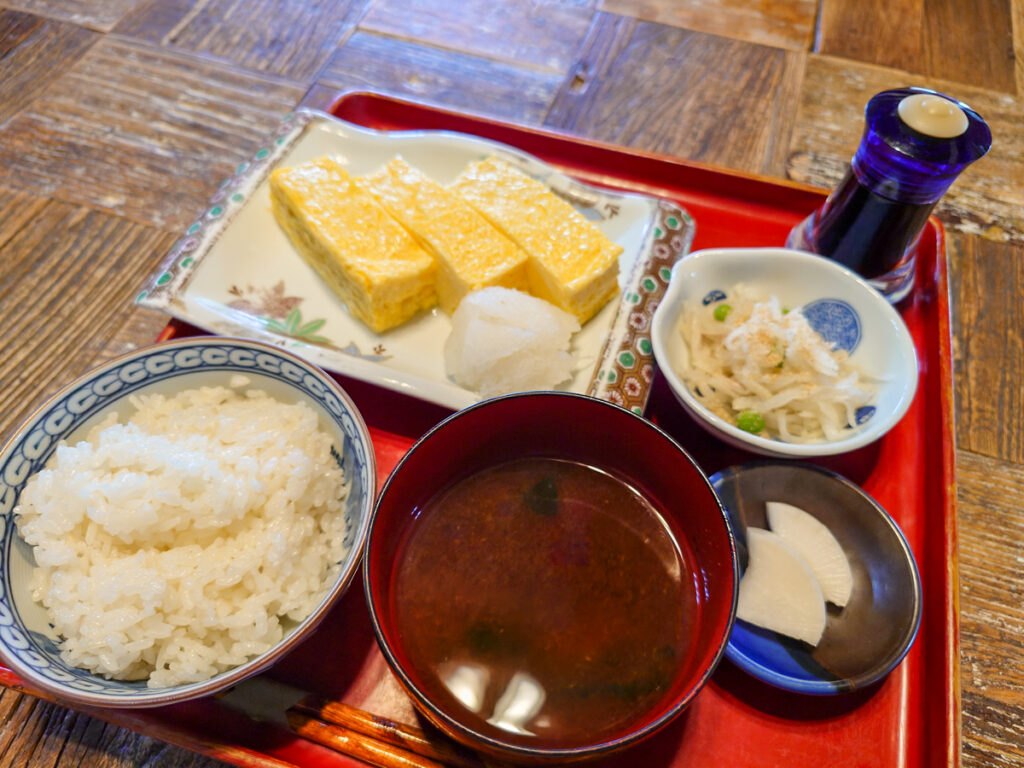 カフェ鐵馬厩のだし巻き卵定食
