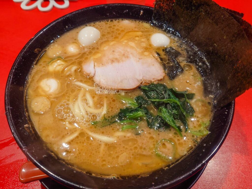 厚木家ラーメン うずらトッピング