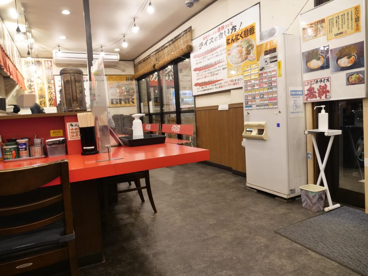 横浜家系ラーメン 濃厚家　内観１