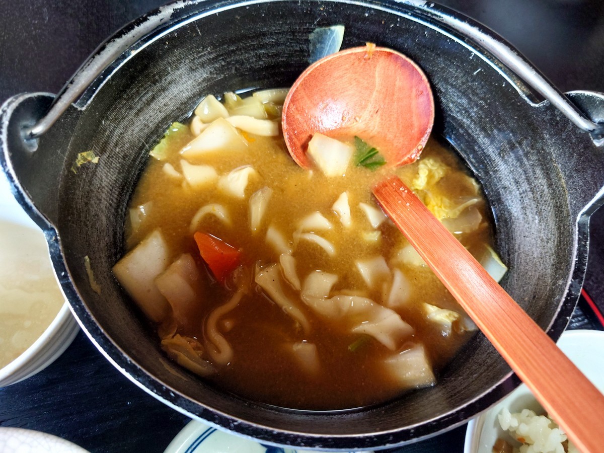 慶千庵　食べ進めて見えてきたほうとうの麺