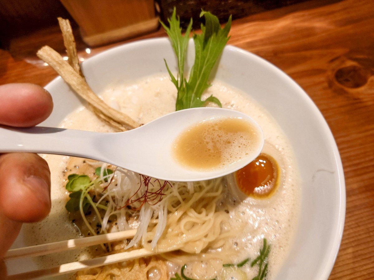 ふじ門製麺　豚だしらーめんの細麺03