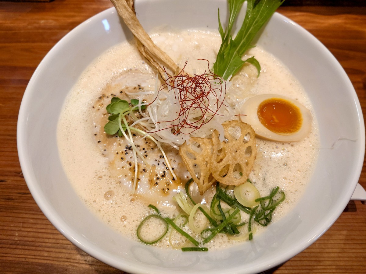 ふじ門製麺　豚だしらーめんの細麺