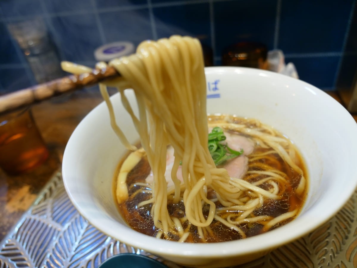 湘南 しんば　醤油らぁ麺の麺