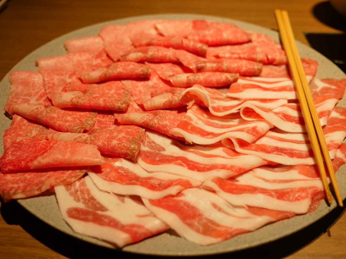 鉄板・しゃぶしゃぶ樹木〜juju〜　千葉県産アボガドポークの豚ロース & 千葉県産A4黒毛和牛ブリスケ