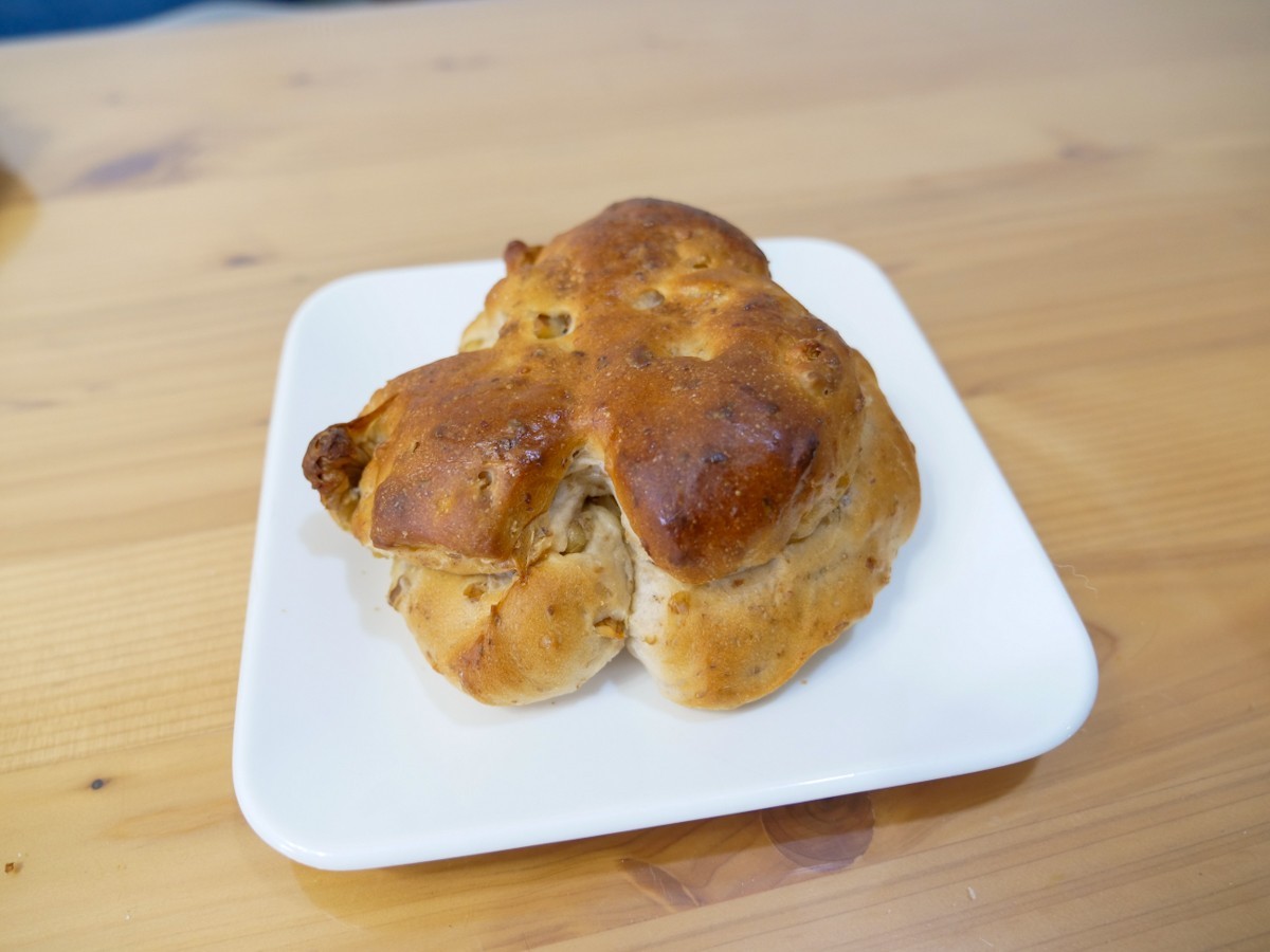 necotaBAKERY　くるみパン