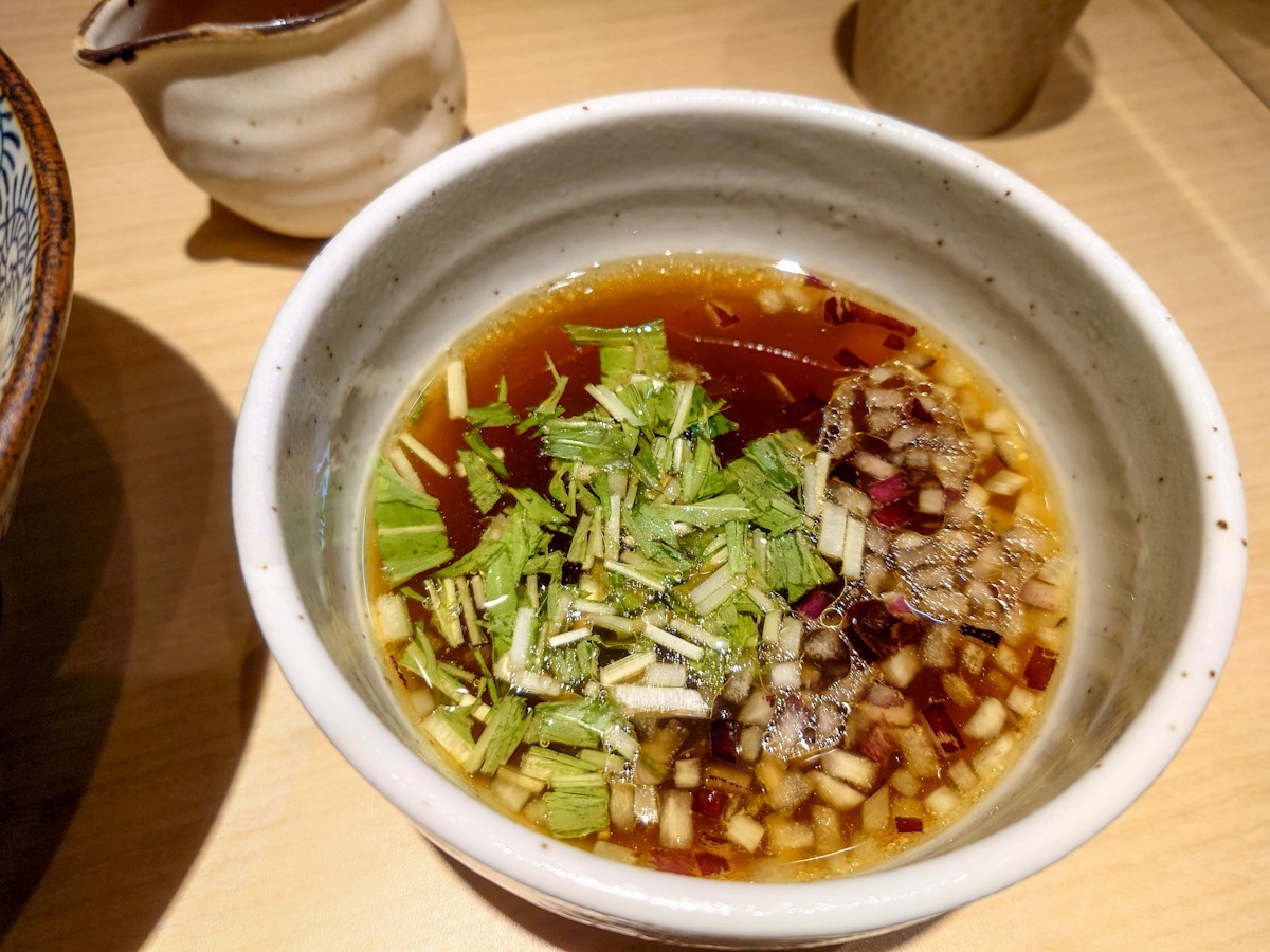地鶏と蟹-中華そば-礎-本厚木駅　上州地鶏つけ麺のつけ汁