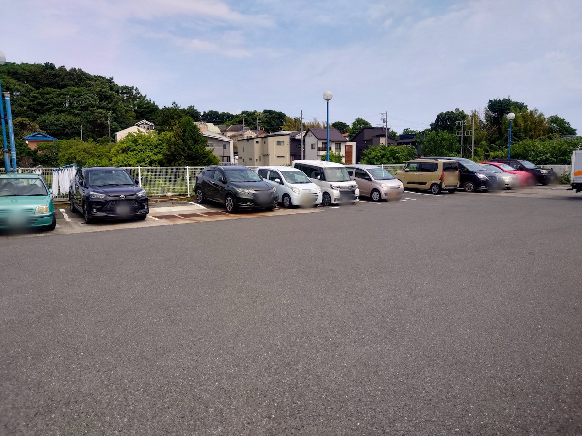 江戸前回転寿司 海鮮問屋ふじ丸 伊勢原店　駐車場
