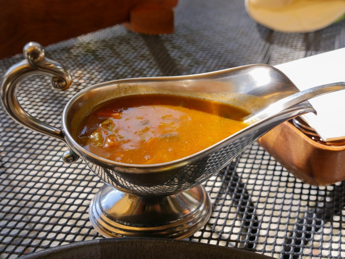 カフェレストラン ふじもと　伊達鶏のコンフィと彩り野菜のスパイスカレーのルー