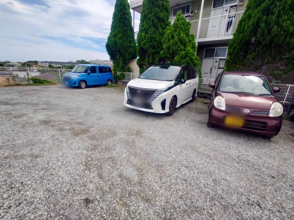 ふみおおじさんのケーキ駐車場