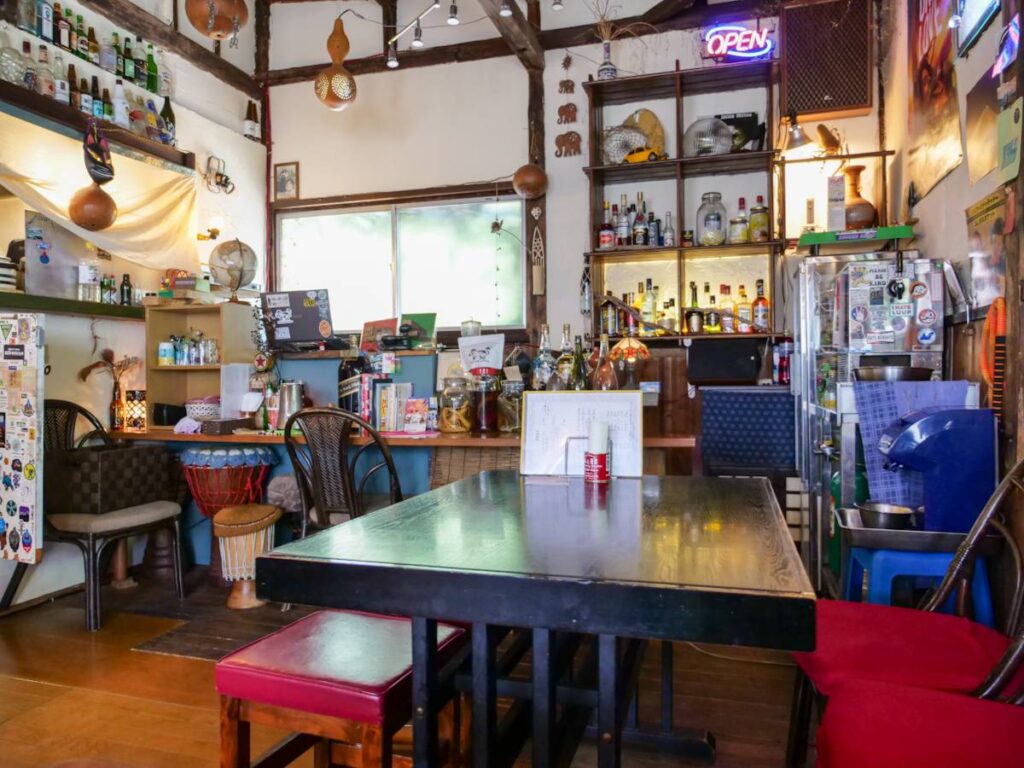 Lamp K（ランプ ケー）店内