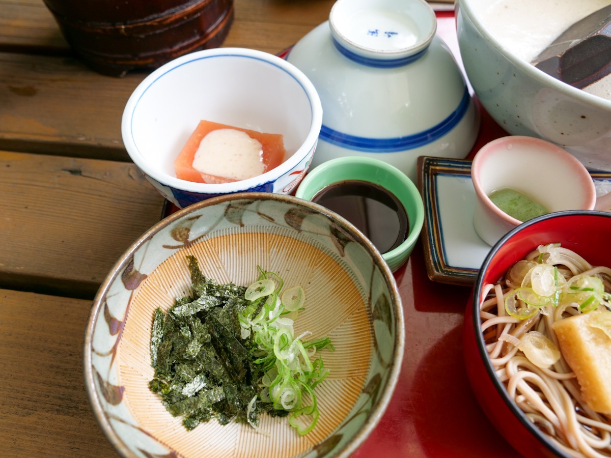 自然薯 茶茶 じねんのむら 飛騨高山店　とろろ御前　松の内容