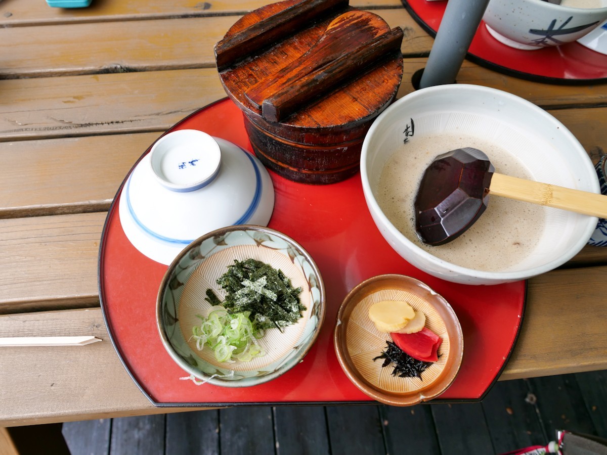 自然薯 茶茶 じねんのむら 飛騨高山店　とろろ御前