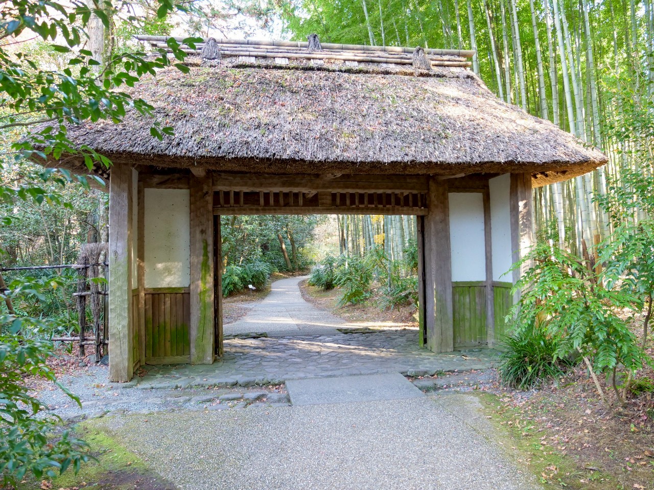 とらや工房 山門