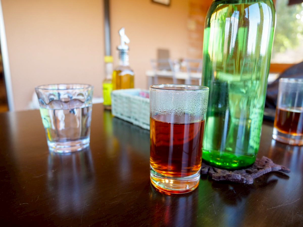 ビブラビブレ　次いで来た野草茶とお水