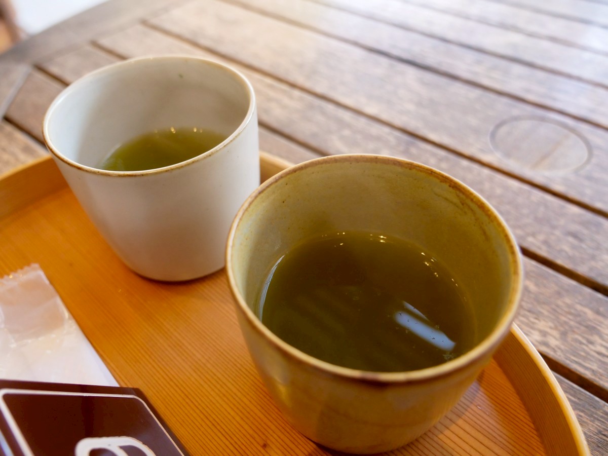 とらや工房 お汁粉とセットで付いてくる煎茶