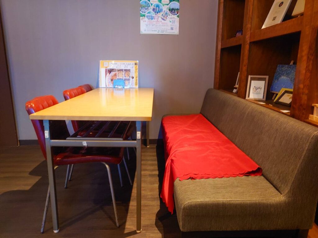 Eat&Music ぺんぺん食堂店内