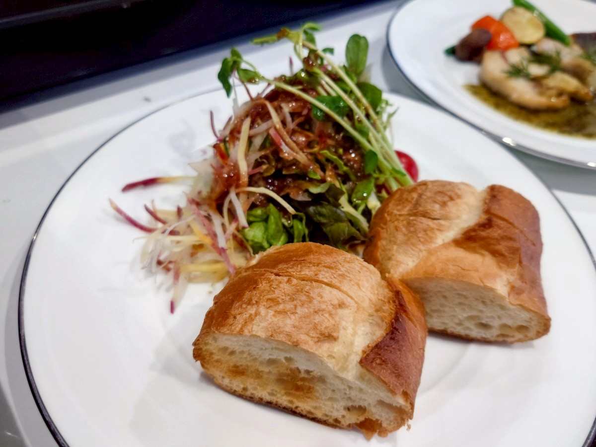 ポワレ ランチに付いてくるパン