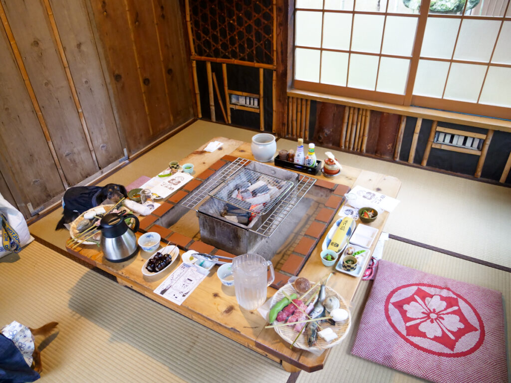 高尾山名主 ごん助店内