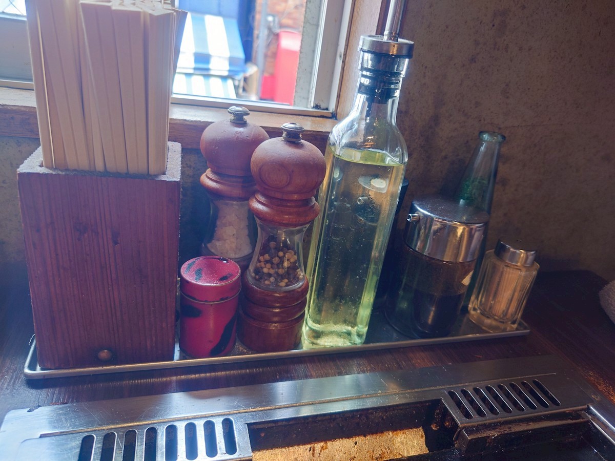 月島もんじゃ もへじ 上野 卓上の調味料