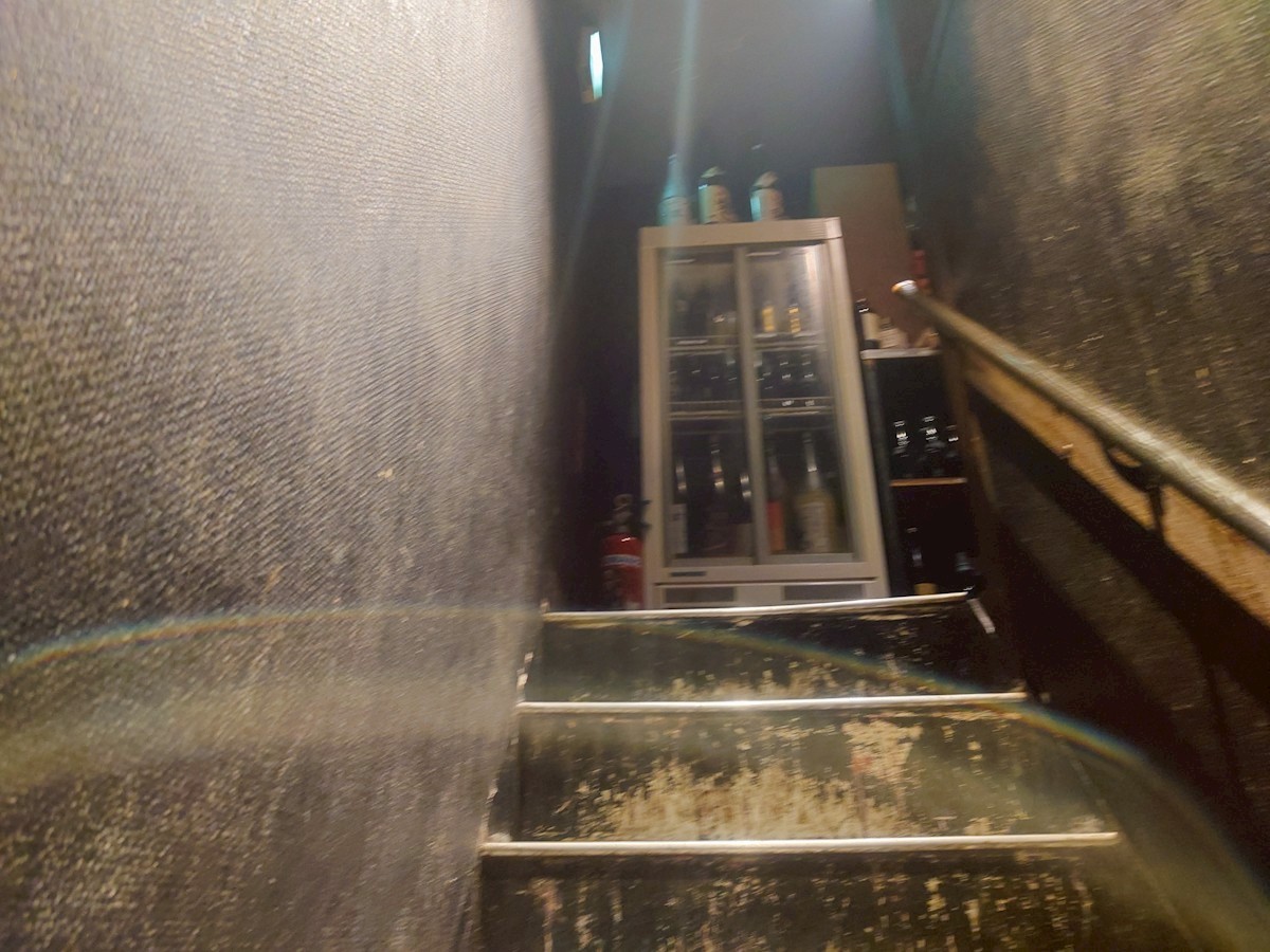 月島もんじゃ もへじ 上野 2階へ上る階段