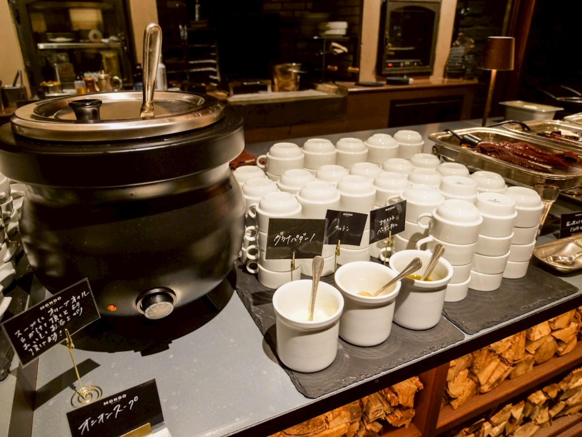 MONDO モンド 相模大野 ベーカリービュッフェの様子（スープコーナー）