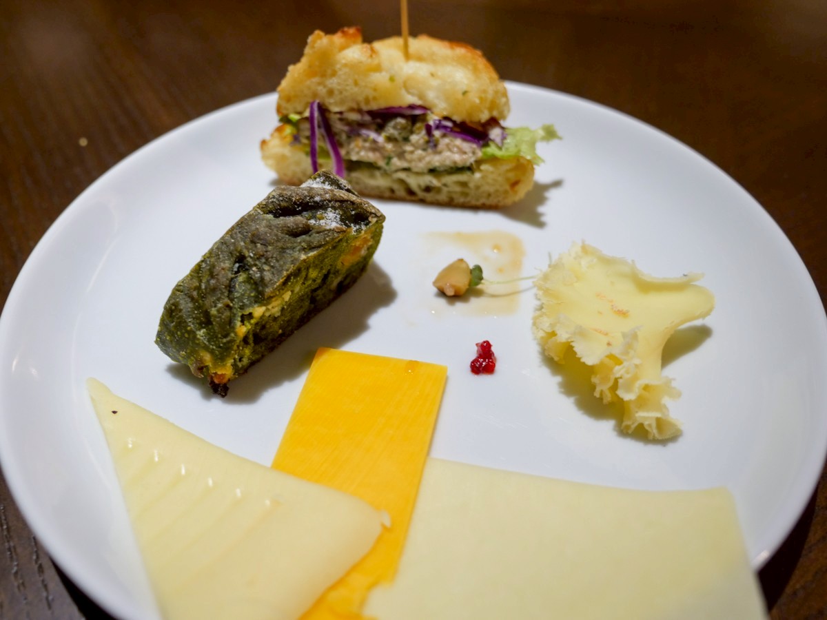 MONDO モンド 相模大野 ベーカリービュッフェで取ってきた料理