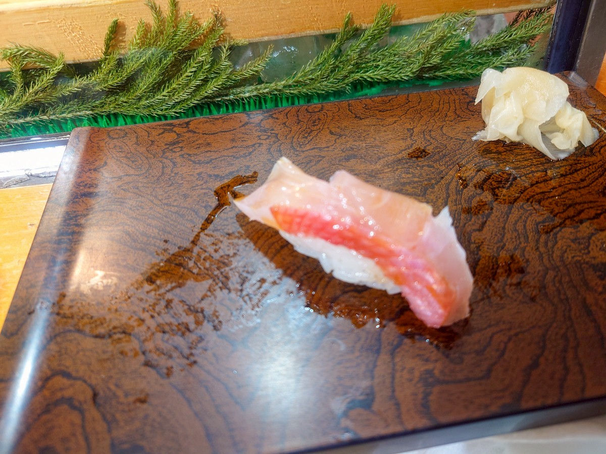 築地すし大本店 金目鯛のにぎり