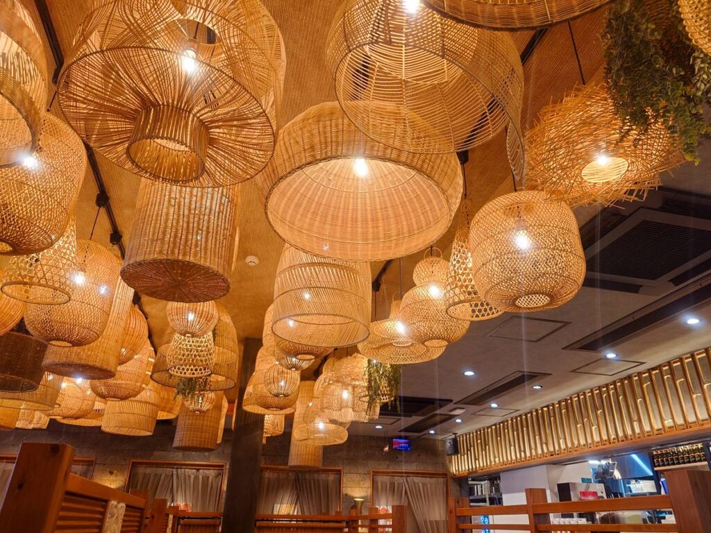 PISOLA伊勢原店の竹編みランプシェード