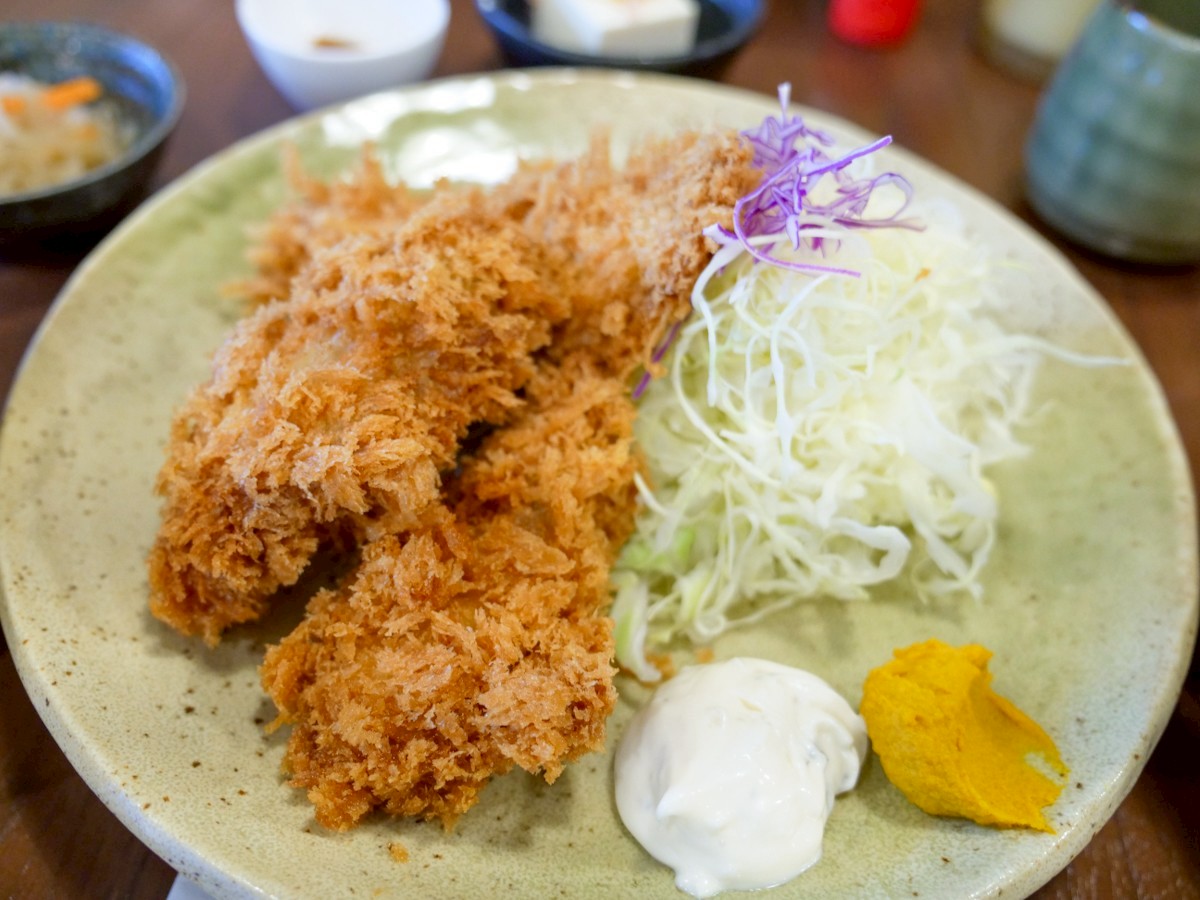 揚げもの屋 せんだい カキ・アジ定食 アップ画像