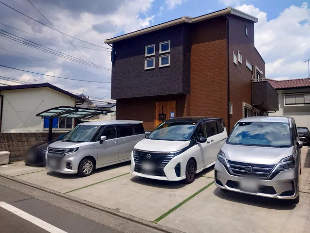 海鮮処なみりの店舗前駐車場