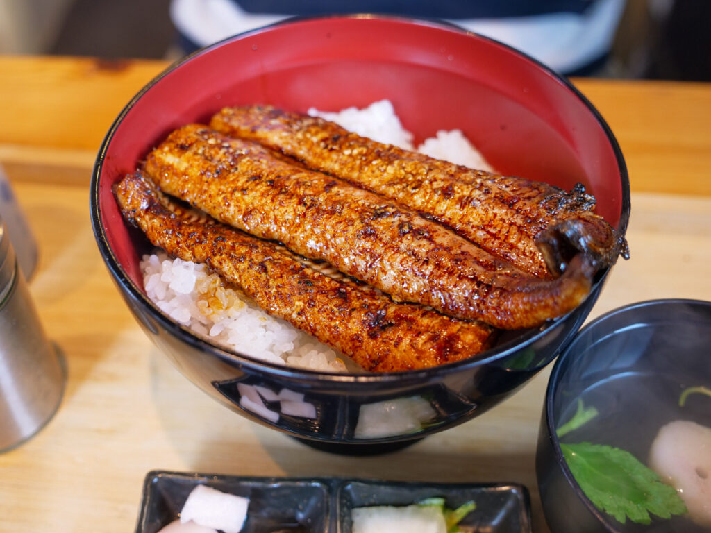 うな美の炭火地焼きうな丼特のアップ