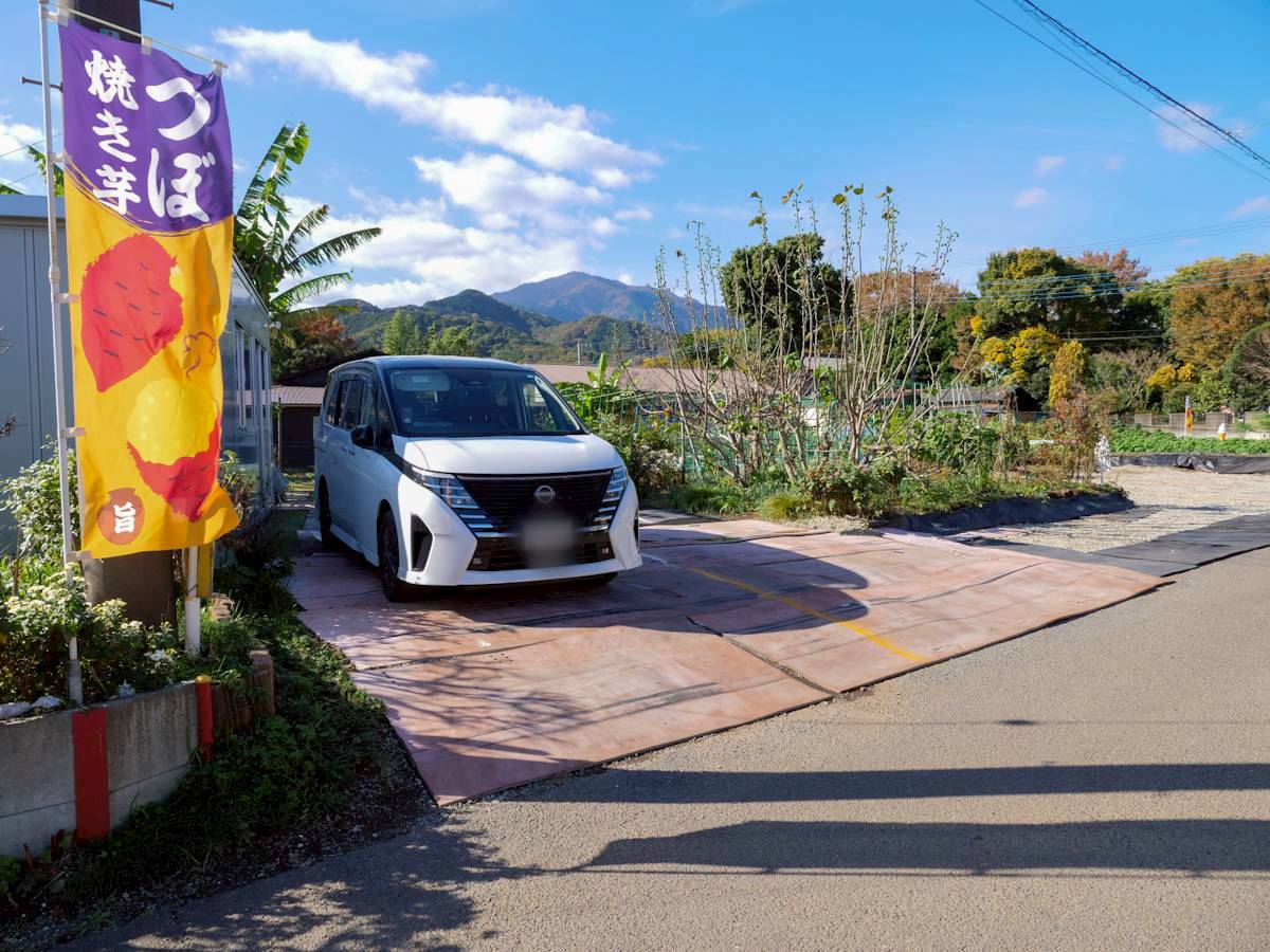 ファーム 堀江 つぼ焼き芋専門店 駐車場