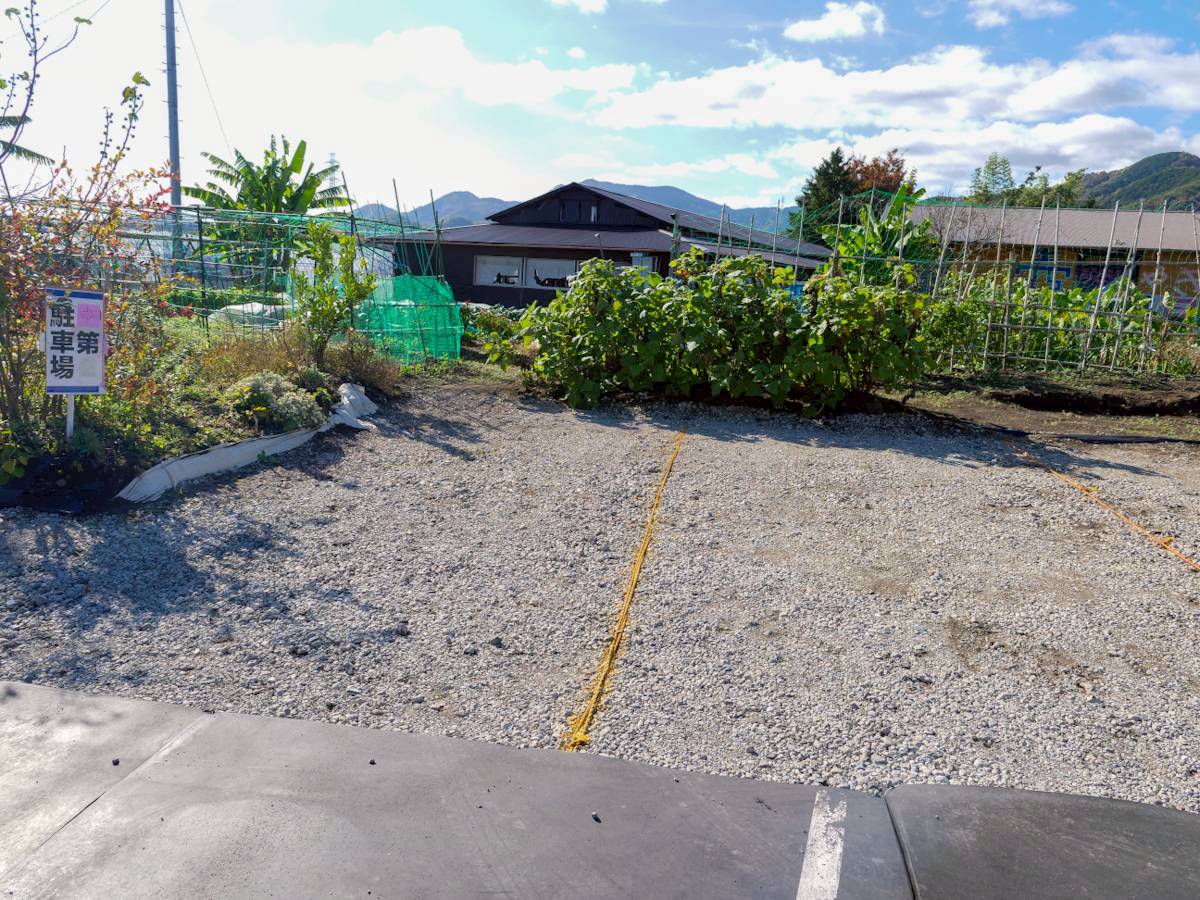 ファーム 堀江 つぼ焼き芋専門店 駐車場