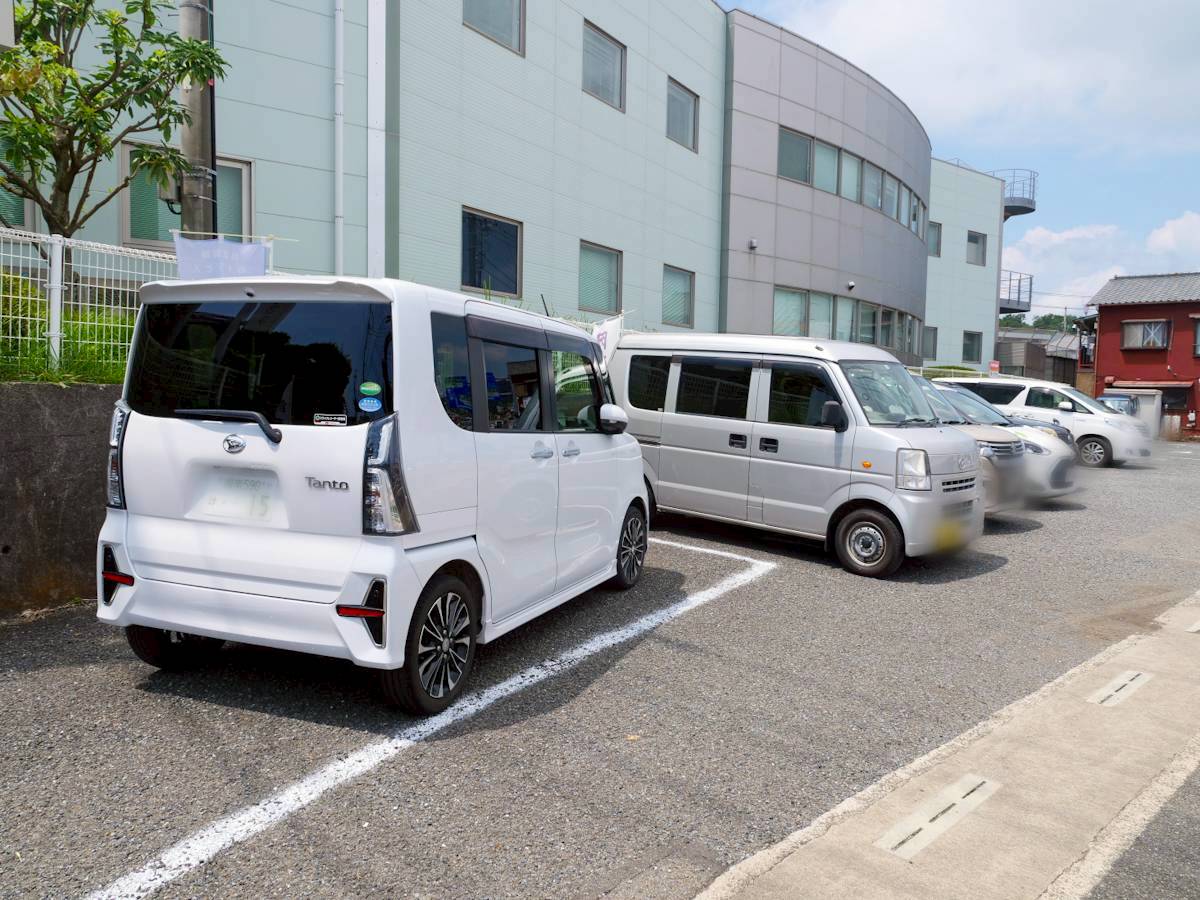 肉汁うどん なぎさ 駐車場