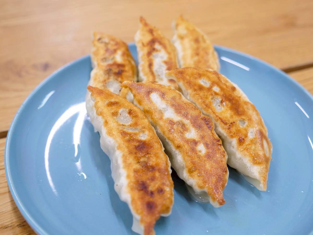 肉汁うどん なぎさ 餃子